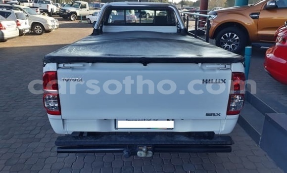 Acheter Occasion Voiture Toyota Hilux Blanc à Maputsoa, Leribe Acheter Occasion Voiture Toyota Hilux Blanc à Maputsoa, Leribe