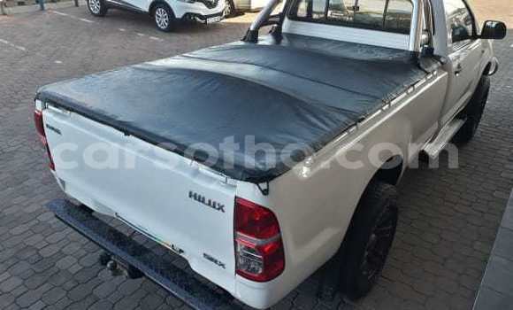 Acheter Occasion Voiture Toyota Hilux Blanc à Maputsoa, Leribe Acheter Occasion Voiture Toyota Hilux Blanc à Maputsoa, Leribe