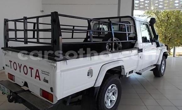 Acheter Occasion Voiture Toyota Land Cruiser Blanc à Maseru, Maseru Acheter Occasion Voiture Toyota Land Cruiser Blanc à Maseru, Maseru