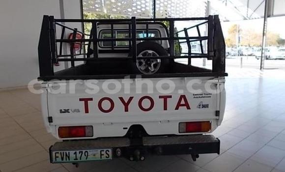 Acheter Occasion Voiture Toyota Land Cruiser Blanc à Maseru, Maseru Acheter Occasion Voiture Toyota Land Cruiser Blanc à Maseru, Maseru