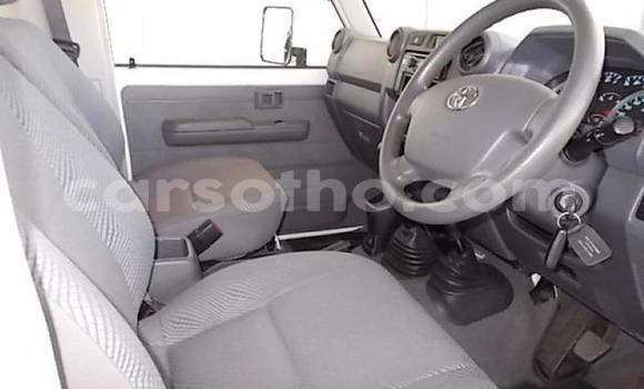 Acheter Occasion Voiture Toyota Land Cruiser Blanc à Maseru, Maseru Acheter Occasion Voiture Toyota Land Cruiser Blanc à Maseru, Maseru