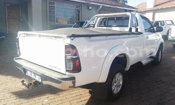 Buy Used Toyota Hilux White Car in Maseru in Maseru Buy Used Toyota Hilux White Car in Maseru in Maseru