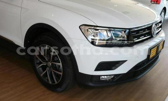 Sayi Na hannu Volkswagen Tiguan White Mota in Hlotse a Leribe Sayi Na hannu Volkswagen Tiguan White Mota in Hlotse a Leribe