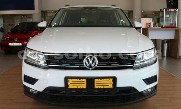 Sayi Na hannu Volkswagen Tiguan White Mota in Hlotse a Leribe Sayi Na hannu Volkswagen Tiguan White Mota in Hlotse a Leribe