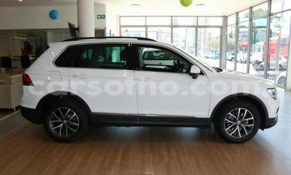 Sayi Na hannu Volkswagen Tiguan White Mota in Hlotse a Leribe Sayi Na hannu Volkswagen Tiguan White Mota in Hlotse a Leribe