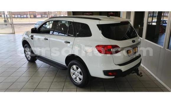 اشتري مستعمل Ford Everest White سيارة في Maseru في Maseru اشتري مستعمل Ford Everest White سيارة في Maseru في Maseru