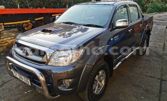 Buy Used Toyota Hilux Blue Car in Hlotse in Leribe Buy Used Toyota Hilux Blue Car in Hlotse in Leribe