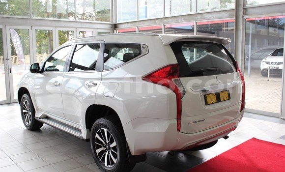 Acheter Occasion Voiture Mitsubishi Pajero Blanc à Maseru, Maseru Acheter Occasion Voiture Mitsubishi Pajero Blanc à Maseru, Maseru