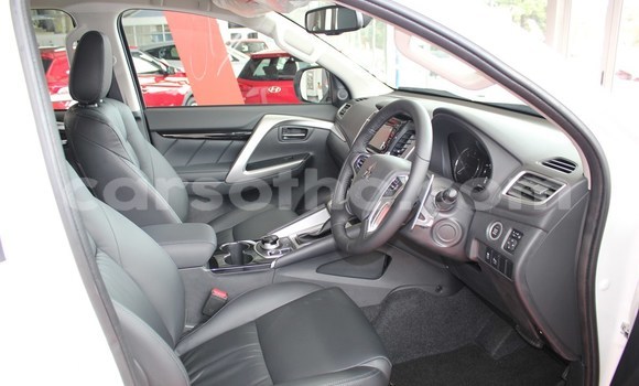 Acheter Occasion Voiture Mitsubishi Pajero Blanc à Maseru, Maseru Acheter Occasion Voiture Mitsubishi Pajero Blanc à Maseru, Maseru