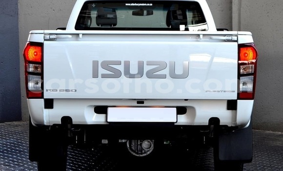 Acheter Occasion Voiture Isuzu KB Blanc à Butha–Buthe, Thaba-Tseka Acheter Occasion Voiture Isuzu KB Blanc à Butha–Buthe, Thaba-Tseka