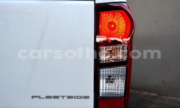 Acheter Occasion Voiture Isuzu KB Blanc à Butha–Buthe, Thaba-Tseka Acheter Occasion Voiture Isuzu KB Blanc à Butha–Buthe, Thaba-Tseka