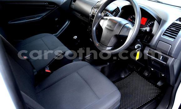 Acheter Occasion Voiture Isuzu KB Blanc à Butha–Buthe, Thaba-Tseka Acheter Occasion Voiture Isuzu KB Blanc à Butha–Buthe, Thaba-Tseka