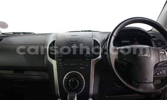Acheter Occasion Voiture Isuzu KB Rouge à Butha–Buthe, Thaba-Tseka Acheter Occasion Voiture Isuzu KB Rouge à Butha–Buthe, Thaba-Tseka