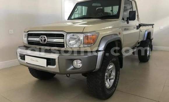 Acheter Occasion Voiture Toyota Land Cruiser Marron à Butha–Buthe, Thaba-Tseka Acheter Occasion Voiture Toyota Land Cruiser Marron à Butha–Buthe, Thaba-Tseka