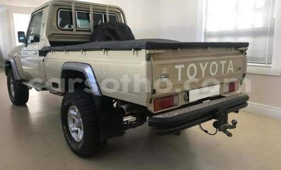 Acheter Occasion Voiture Toyota Land Cruiser Marron à Butha–Buthe, Thaba-Tseka Acheter Occasion Voiture Toyota Land Cruiser Marron à Butha–Buthe, Thaba-Tseka
