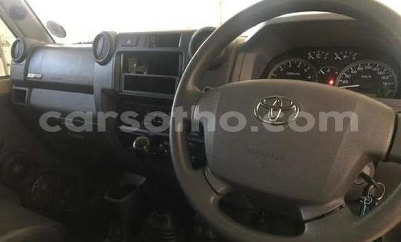 Acheter Occasion Voiture Toyota Land Cruiser Marron à Butha–Buthe, Thaba-Tseka Acheter Occasion Voiture Toyota Land Cruiser Marron à Butha–Buthe, Thaba-Tseka