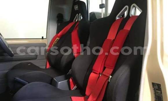 Acheter Occasion Voiture Toyota Land Cruiser Marron à Butha–Buthe, Thaba-Tseka Acheter Occasion Voiture Toyota Land Cruiser Marron à Butha–Buthe, Thaba-Tseka
