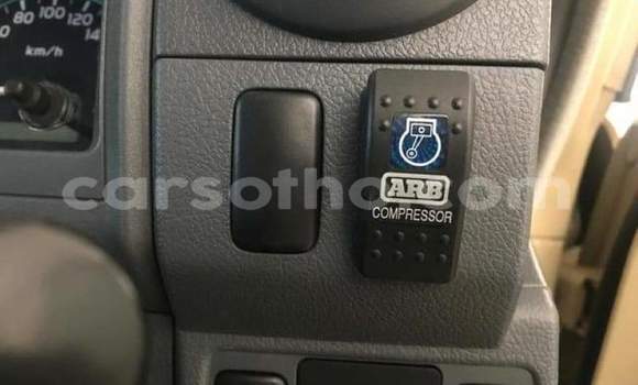 Acheter Occasion Voiture Toyota Land Cruiser Marron à Butha–Buthe, Thaba-Tseka Acheter Occasion Voiture Toyota Land Cruiser Marron à Butha–Buthe, Thaba-Tseka