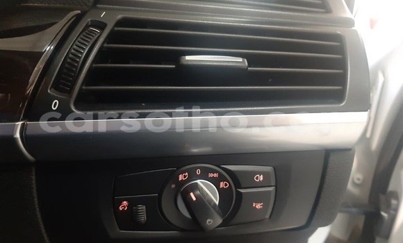 Sayi Na hannu BMW X5 White Mota in Maseru a Maseru Sayi Na hannu BMW X5 White Mota in Maseru a Maseru