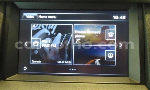 Sayi Na hannu Land Rover Discovery Silver Mota in Maseru a Maseru Sayi Na hannu Land Rover Discovery Silver Mota in Maseru a Maseru