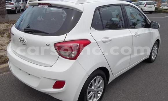Buy Used Hyundai i10 White Car in Mohale's Hoek in Mohale's Hoek Buy Used Hyundai i10 White Car in Mohale's Hoek in Mohale's Hoek