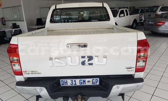 اشتري مستعمل Isuzu KB White سيارة في Maseru في Maseru اشتري مستعمل Isuzu KB White سيارة في Maseru في Maseru