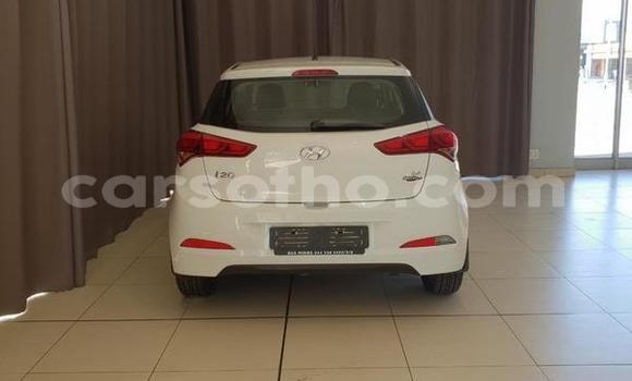 Sayi Na hannu Hyundai i20 White Mota in Maseru a Maseru Sayi Na hannu Hyundai i20 White Mota in Maseru a Maseru