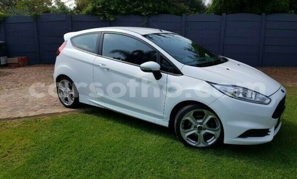 اشتري مستعمل Ford Fiesta ST White سيارة في Maseru في Maseru اشتري مستعمل Ford Fiesta ST White سيارة في Maseru في Maseru