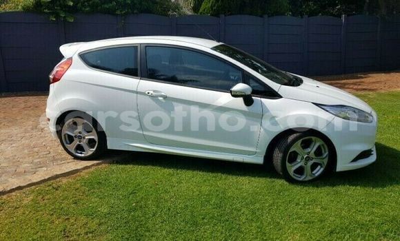 اشتري مستعمل Ford Fiesta ST White سيارة في Maseru في Maseru اشتري مستعمل Ford Fiesta ST White سيارة في Maseru في Maseru