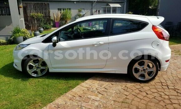 اشتري مستعمل Ford Fiesta ST White سيارة في Maseru في Maseru اشتري مستعمل Ford Fiesta ST White سيارة في Maseru في Maseru