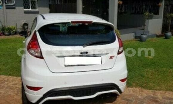 اشتري مستعمل Ford Fiesta ST White سيارة في Maseru في Maseru اشتري مستعمل Ford Fiesta ST White سيارة في Maseru في Maseru