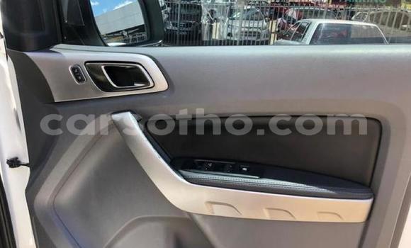 Sayi Na hannu Ford Ranger White Mota in Maseru a Maseru Sayi Na hannu Ford Ranger White Mota in Maseru a Maseru