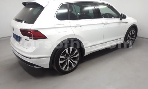 اشتري مستعمل Volkswagen Tiguan White سيارة في Maputsoa في Leribe اشتري مستعمل Volkswagen Tiguan White سيارة في Maputsoa في Leribe