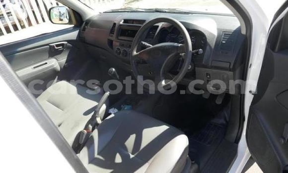 Buy Used Toyota Hilux White Car in Maputsoa in Leribe Buy Used Toyota Hilux White Car in Maputsoa in Leribe