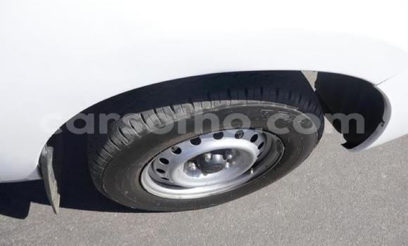 Buy Used Toyota Hilux White Car in Maputsoa in Leribe Buy Used Toyota Hilux White Car in Maputsoa in Leribe