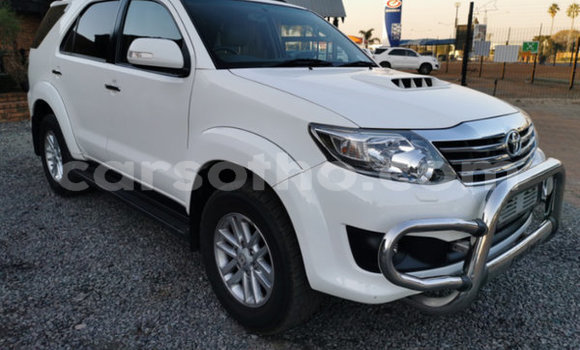 Acheter Occasion Voiture Toyota Fortuner Blanc à Hlotse, Leribe Acheter Occasion Voiture Toyota Fortuner Blanc à Hlotse, Leribe