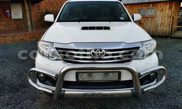 Acheter Occasion Voiture Toyota Fortuner Blanc à Hlotse, Leribe Acheter Occasion Voiture Toyota Fortuner Blanc à Hlotse, Leribe