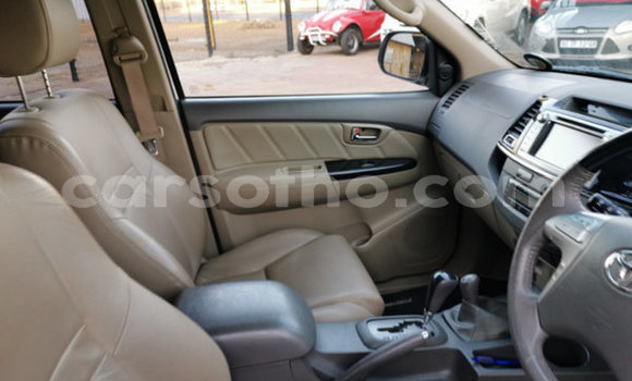 Acheter Occasion Voiture Toyota Fortuner Blanc à Hlotse, Leribe Acheter Occasion Voiture Toyota Fortuner Blanc à Hlotse, Leribe