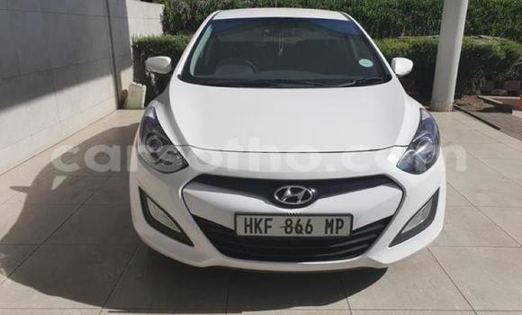 Acheter Occasion Voiture Hyundai i30 Blanc à Maseru, Maseru Acheter Occasion Voiture Hyundai i30 Blanc à Maseru, Maseru