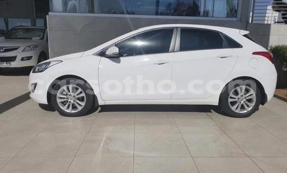 Acheter Occasion Voiture Hyundai i30 Blanc à Maseru, Maseru Acheter Occasion Voiture Hyundai i30 Blanc à Maseru, Maseru