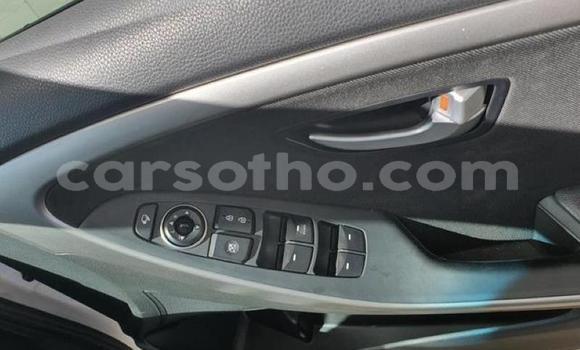 Acheter Occasion Voiture Hyundai i30 Blanc à Maseru, Maseru Acheter Occasion Voiture Hyundai i30 Blanc à Maseru, Maseru