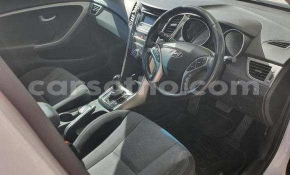 Acheter Occasion Voiture Hyundai i30 Blanc à Maseru, Maseru Acheter Occasion Voiture Hyundai i30 Blanc à Maseru, Maseru