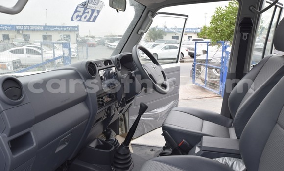 Acheter Neuf Voiture Toyota Land Cruiser Blanc à Butha Buthe, Butha-Buthe Acheter Neuf Voiture Toyota Land Cruiser Blanc à Butha Buthe, Butha-Buthe