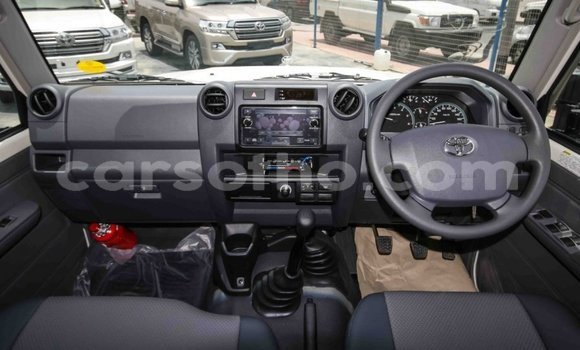Acheter Neuf Voiture Toyota Land Cruiser Blanc à Butha Buthe, Butha-Buthe Acheter Neuf Voiture Toyota Land Cruiser Blanc à Butha Buthe, Butha-Buthe