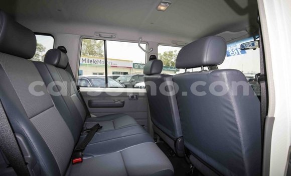 Acheter Neuf Voiture Toyota Land Cruiser Blanc à Butha Buthe, Butha-Buthe Acheter Neuf Voiture Toyota Land Cruiser Blanc à Butha Buthe, Butha-Buthe