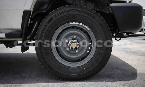 Acheter Neuf Voiture Toyota Land Cruiser Blanc à Butha Buthe, Butha-Buthe Acheter Neuf Voiture Toyota Land Cruiser Blanc à Butha Buthe, Butha-Buthe