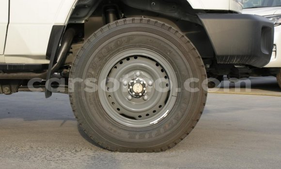 Acheter Neuf Voiture Toyota Land Cruiser Blanc à Butha Buthe, Butha-Buthe Acheter Neuf Voiture Toyota Land Cruiser Blanc à Butha Buthe, Butha-Buthe