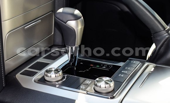 Acheter Neuf Voiture Toyota Land Cruiser Blanc à Butha Buthe, Butha-Buthe Acheter Neuf Voiture Toyota Land Cruiser Blanc à Butha Buthe, Butha-Buthe