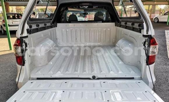 Sayi Na hannu Chevrolet Corsa White Mota in Maseru a Maseru Sayi Na hannu Chevrolet Corsa White Mota in Maseru a Maseru