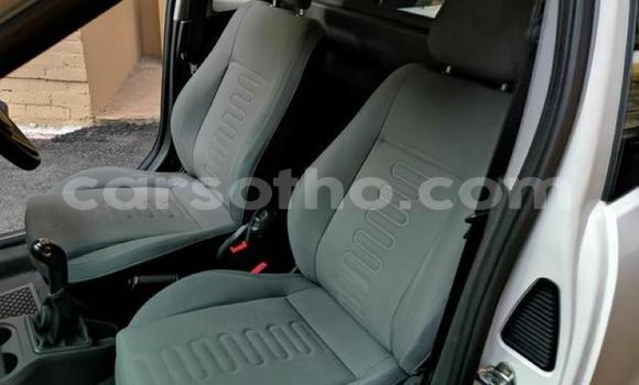 Sayi Na hannu Chevrolet Corsa White Mota in Maseru a Maseru Sayi Na hannu Chevrolet Corsa White Mota in Maseru a Maseru